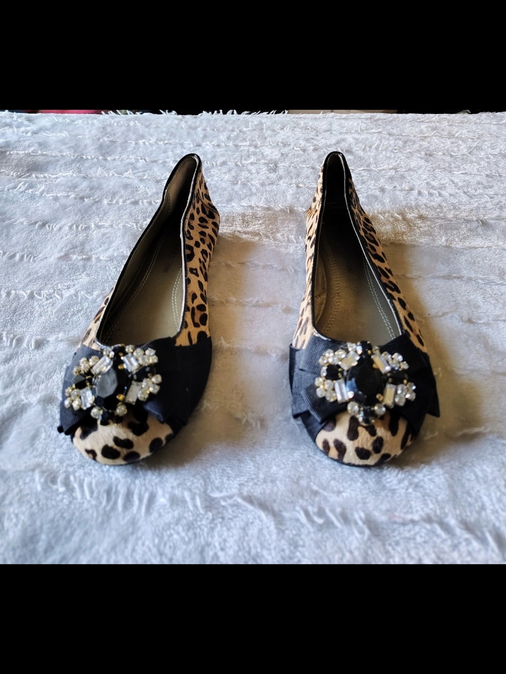 Ladies Size 6M Real Calf Fur Leopard Print Flats with Black Bow Accent
